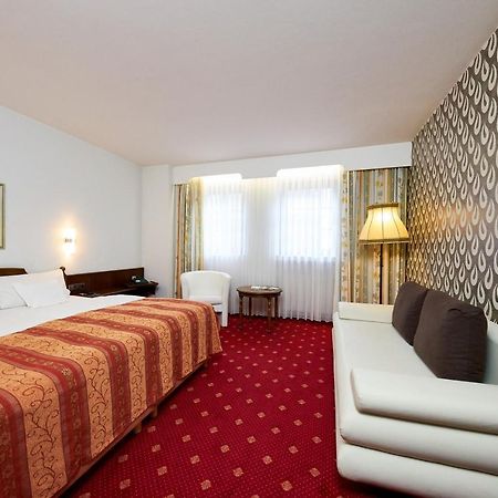 Hotel Zur Post Бернкастель-Кюс Экстерьер фото