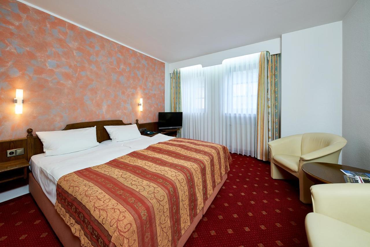 Hotel Zur Post Бернкастель-Кюс Экстерьер фото