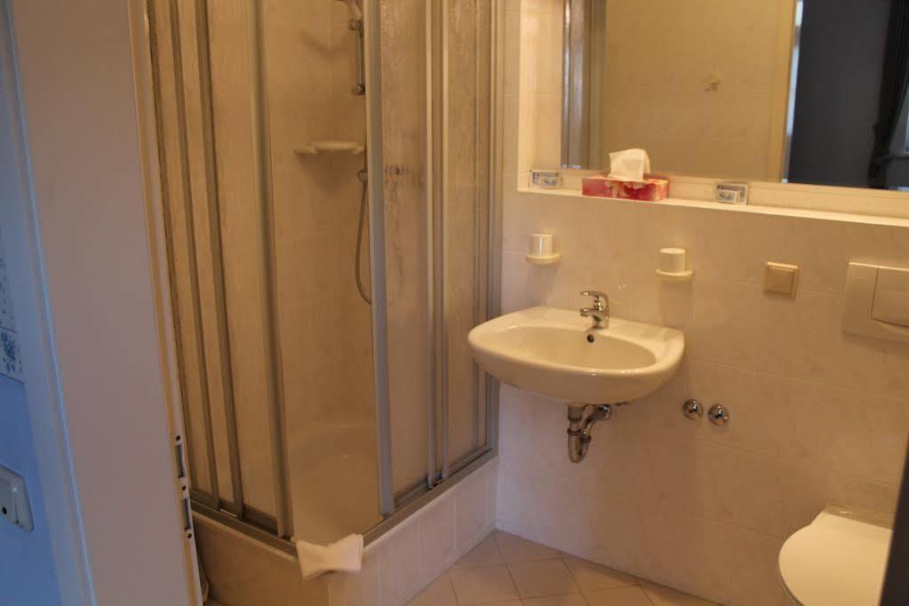 Hotel Zur Post Бернкастель-Кюс Экстерьер фото