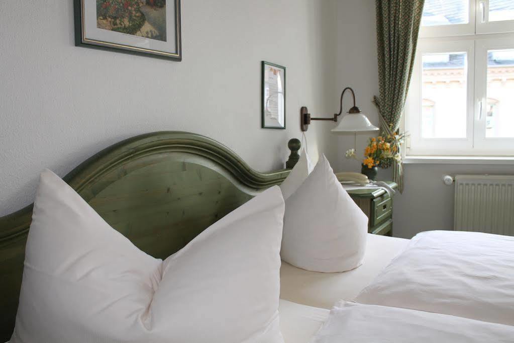 Hotel Zur Post Бернкастель-Кюс Экстерьер фото