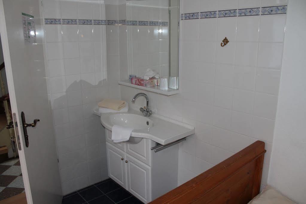 Hotel Zur Post Бернкастель-Кюс Экстерьер фото