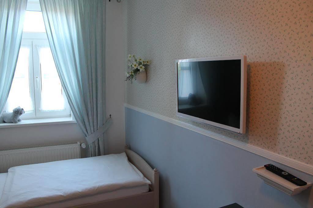 Hotel Zur Post Бернкастель-Кюс Экстерьер фото