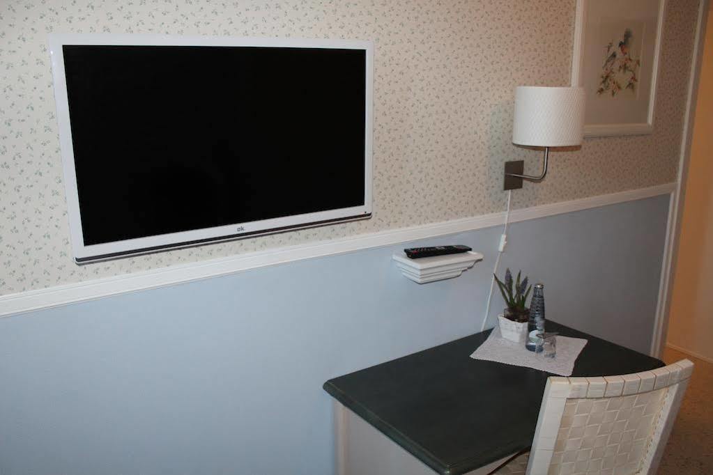 Hotel Zur Post Бернкастель-Кюс Экстерьер фото