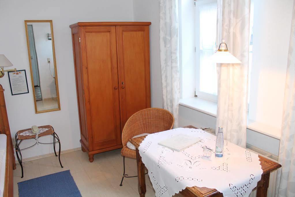 Hotel Zur Post Бернкастель-Кюс Экстерьер фото