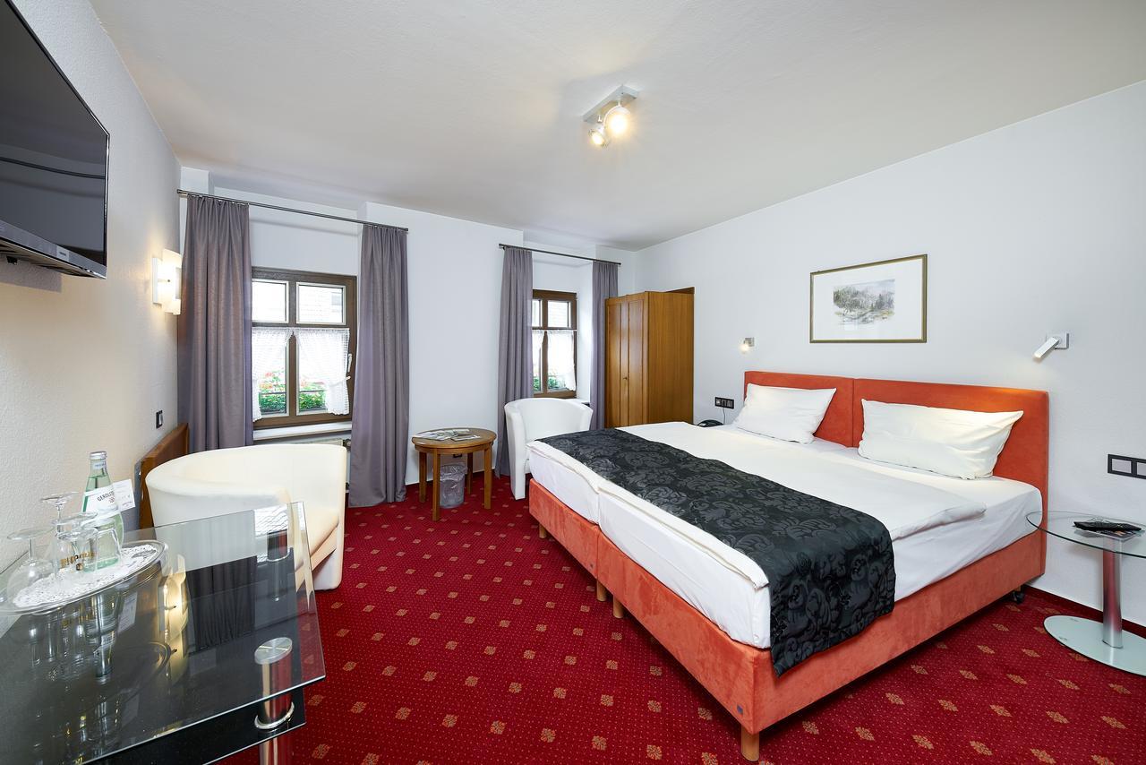 Hotel Zur Post Бернкастель-Кюс Экстерьер фото