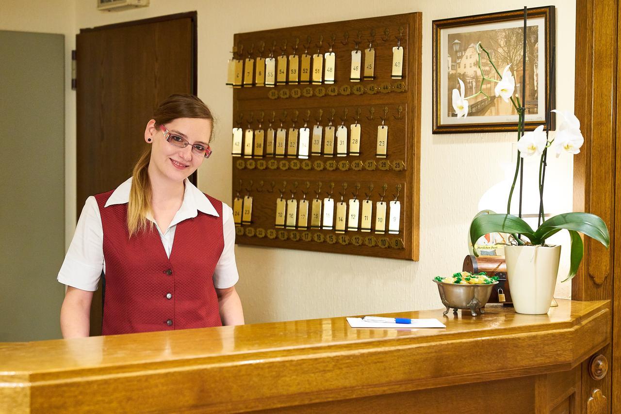 Hotel Zur Post Бернкастель-Кюс Экстерьер фото