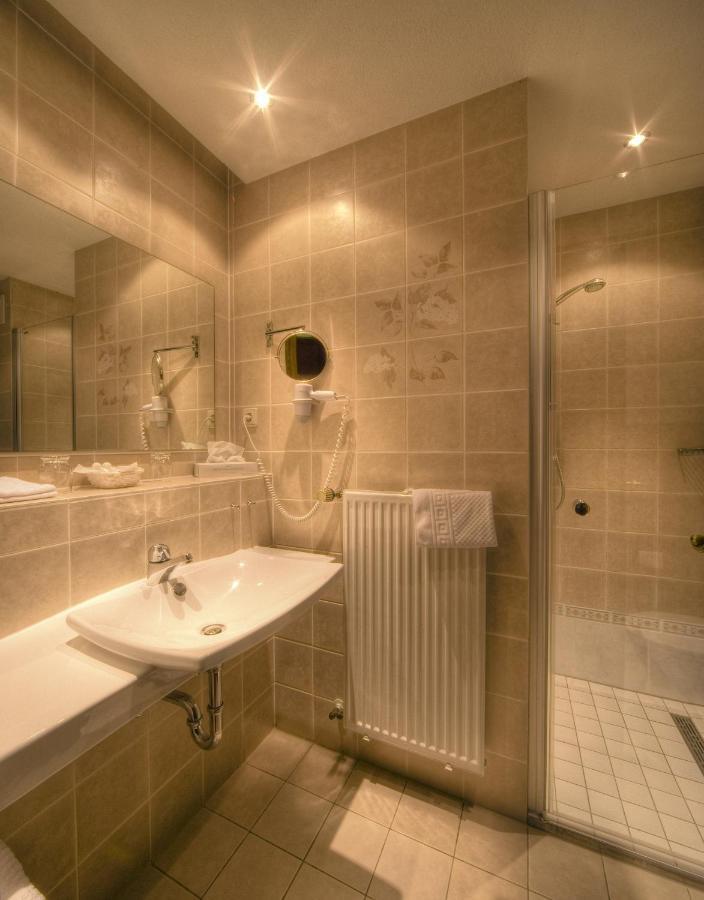Hotel Zur Post Бернкастель-Кюс Номер фото
